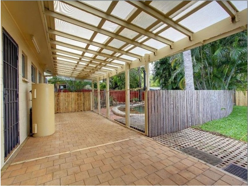 6 Linum Court, Bushland Beach QLD 4818