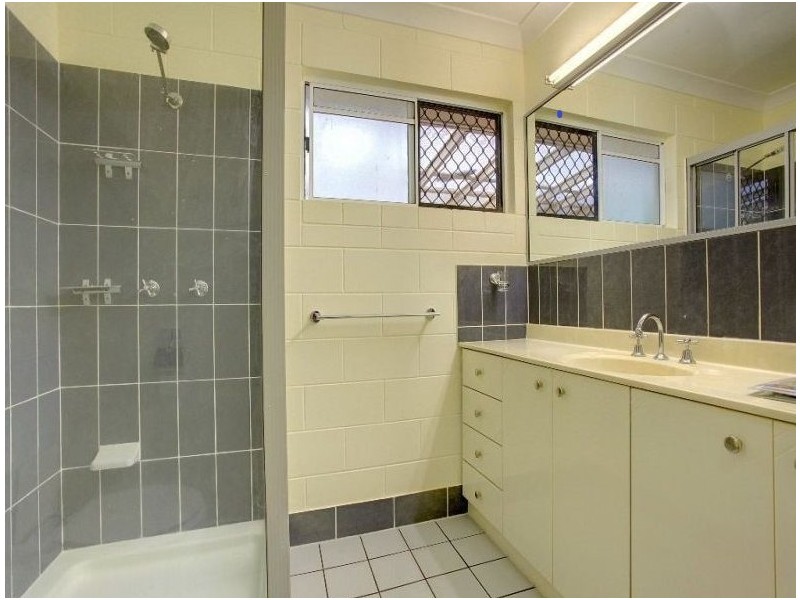 6 Linum Court, Bushland Beach QLD 4818