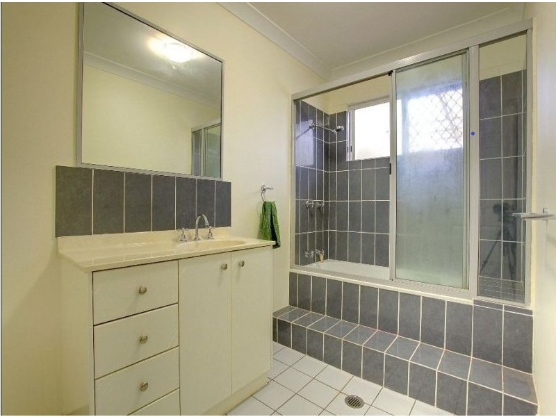 6 Linum Court, Bushland Beach QLD 4818