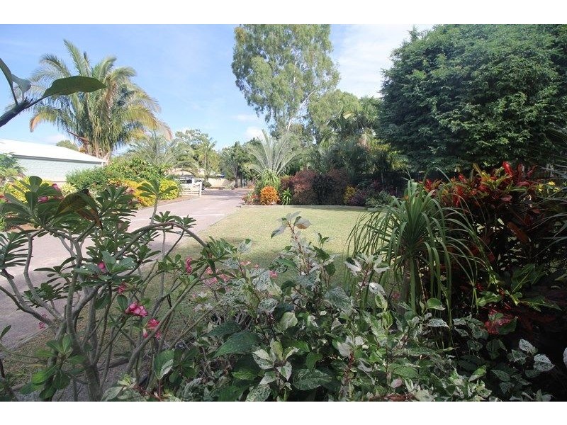 6 Linum Court, Bushland Beach QLD 4818