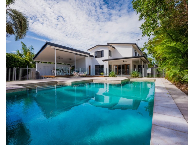 37 Waterview Drive, Bushland Beach QLD 4818
