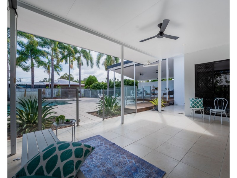 37 Waterview Drive, Bushland Beach QLD 4818