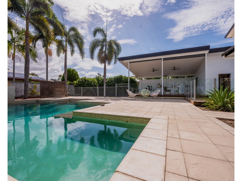 37 Waterview Drive, Bushland Beach QLD 4818