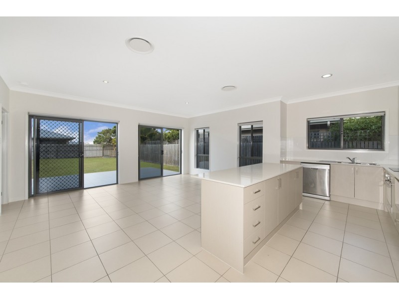 25 Barratonia Way, Mount Low QLD 4818