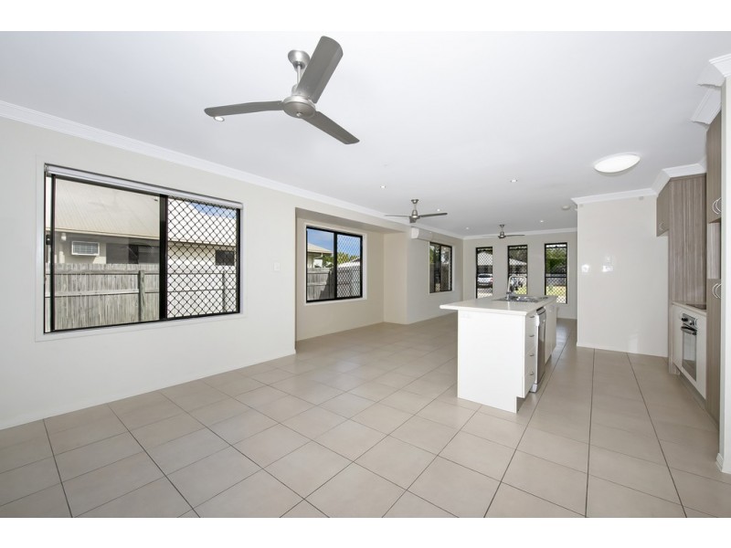 9 Kirrama Court, Bushland Beach QLD 4818