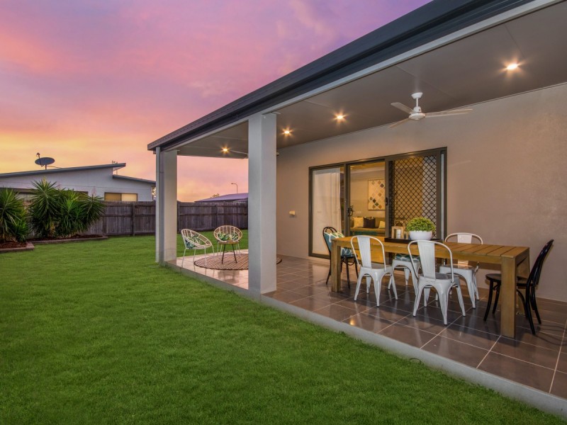 11 Sunburst Street, Mount Low QLD 4818