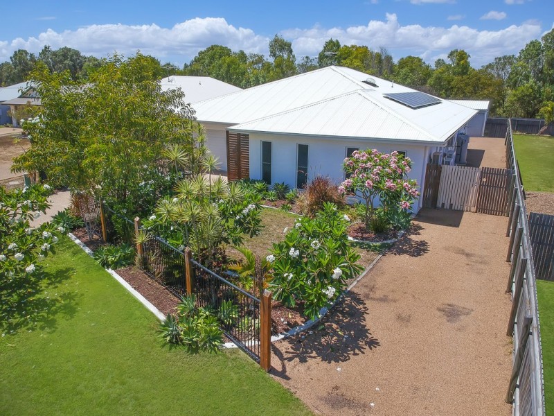 34 Kirrama Court, Bushland Beach QLD 4818