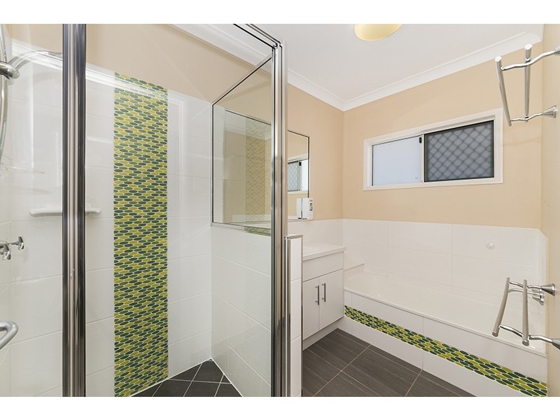 34 Kirrama Court, Bushland Beach QLD 4818