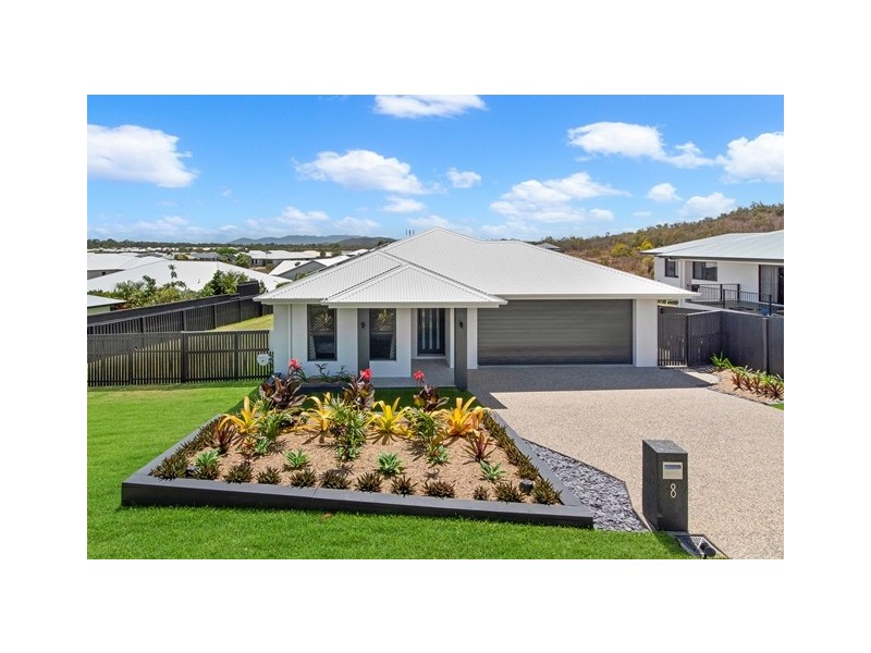 8 Holbourne Street, Bushland Beach QLD 4818