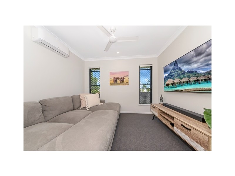 8 Holbourne Street, Bushland Beach QLD 4818