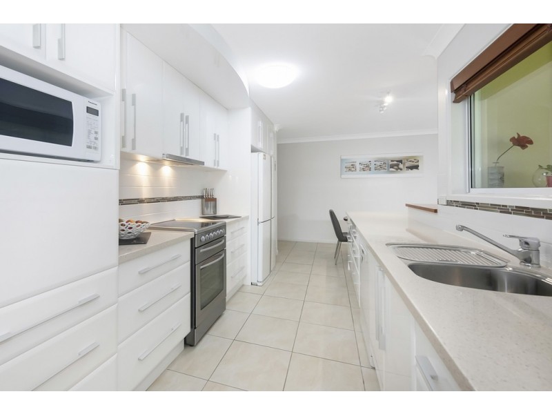 105 Marina Drive, Bushland Beach QLD 4818