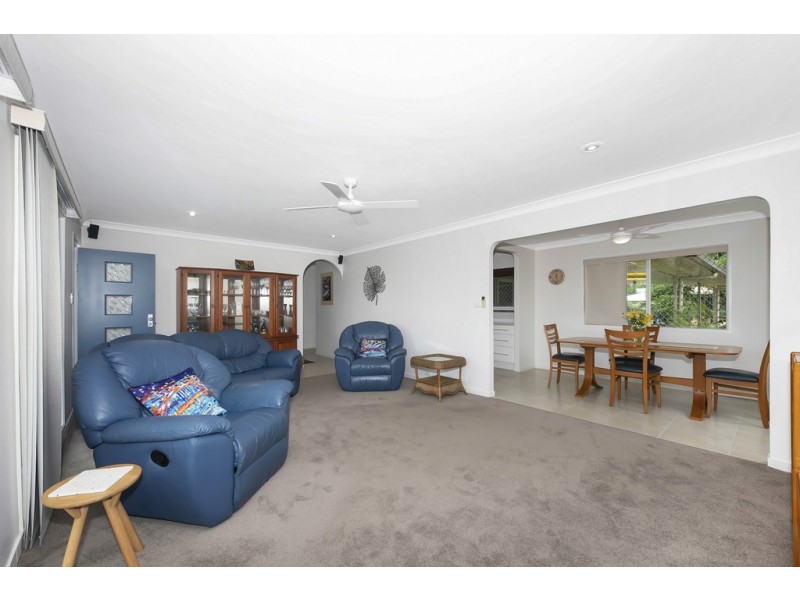 105 Marina Drive, Bushland Beach QLD 4818