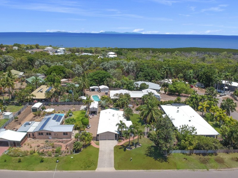 105 Marina Drive, Bushland Beach QLD 4818