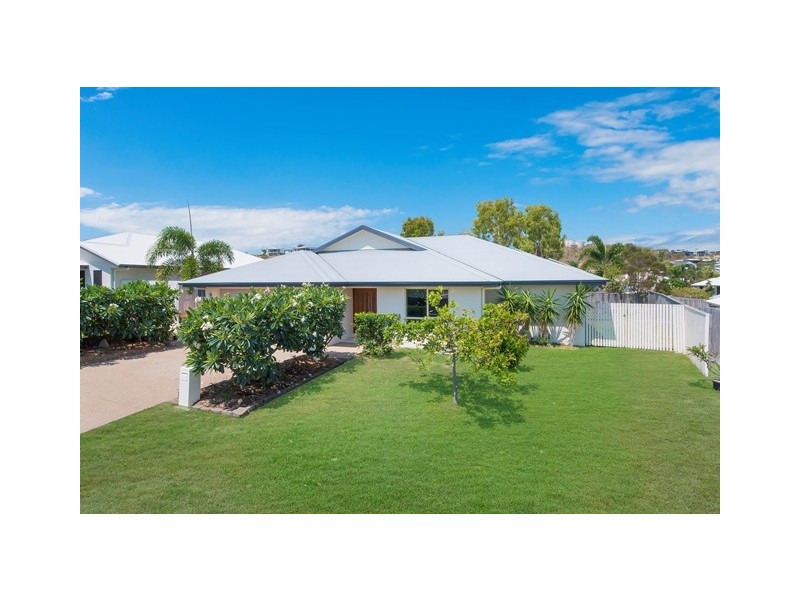 12 Cowrie Court, Bushland Beach QLD 4818