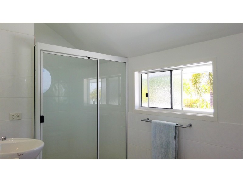 1 Poinciana Boulevard, Cardwell QLD 4849