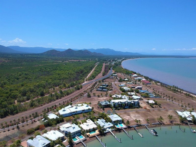 4/20-24 Poinciana Boulevard, Cardwell QLD 4849