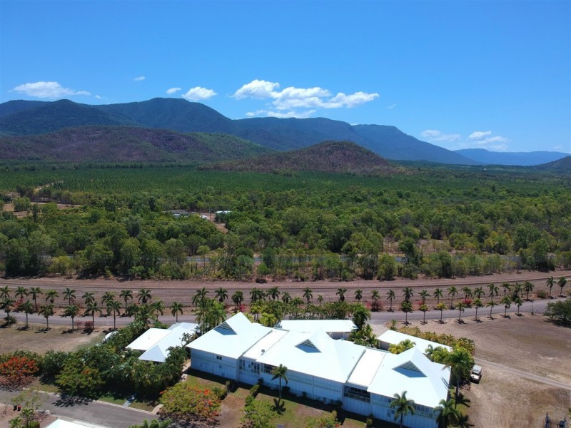 4/20-24 Poinciana Boulevard, Cardwell QLD 4849
