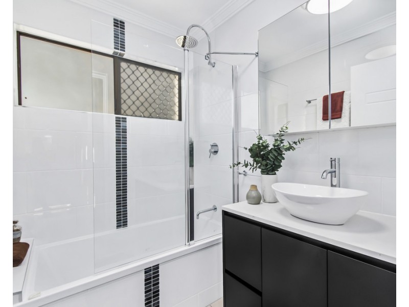 178 Mount Low Parkway, Mount Low QLD 4818