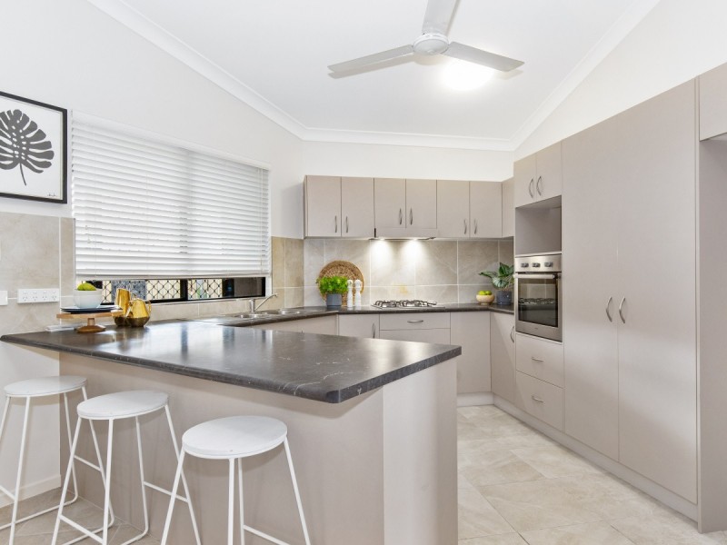 17 Nova Street, Mount Low QLD 4818