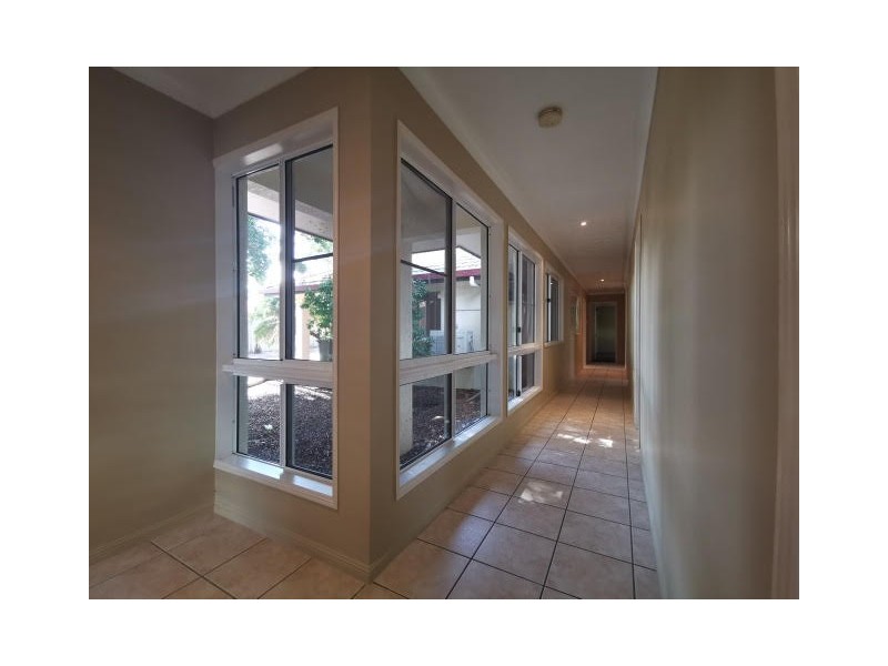 2 Hickory Court, Bushland Beach QLD 4818