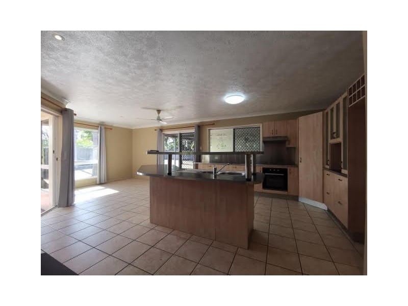 2 Hickory Court, Bushland Beach QLD 4818