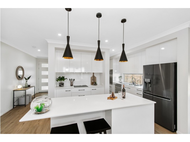 7 Pasco Drive, Burdell QLD 4818