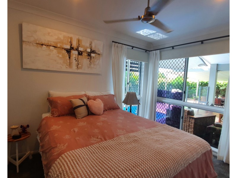 17 Shutehaven Circuit, Bushland Beach QLD 4818