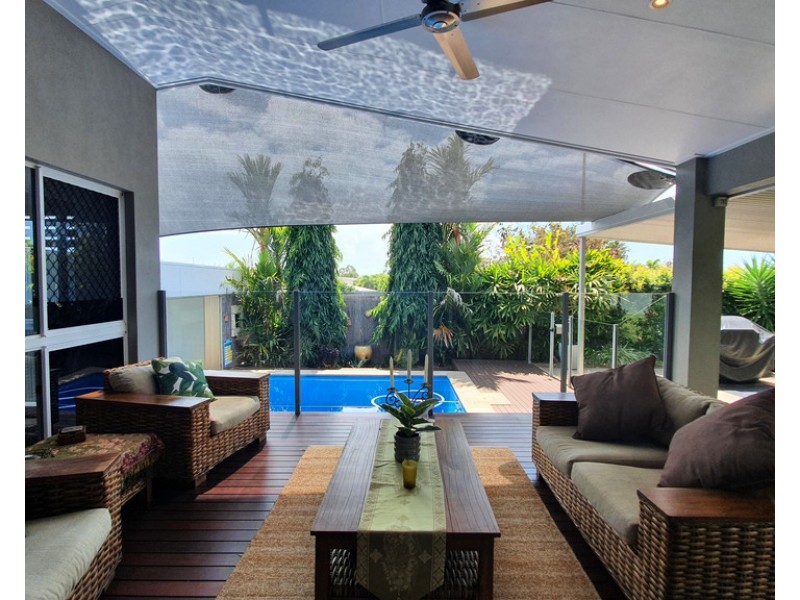 17 Shutehaven Circuit, Bushland Beach QLD 4818