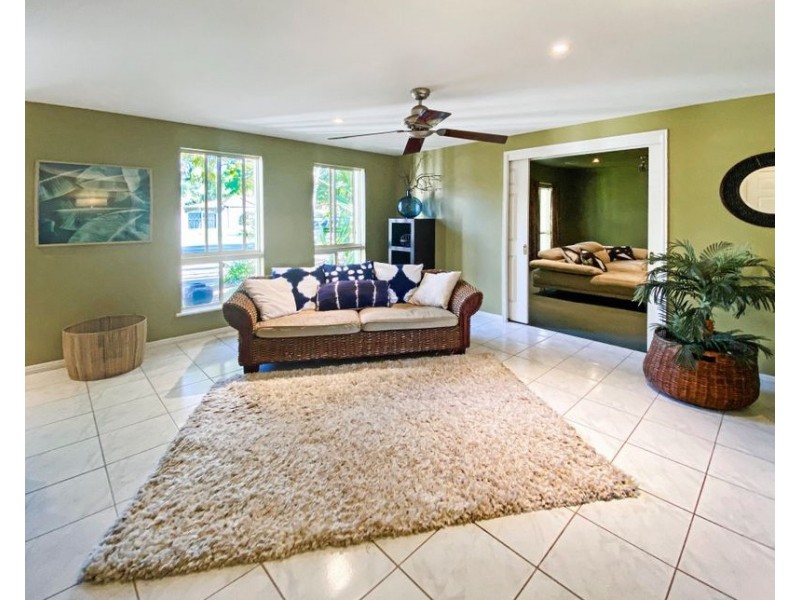 23 Manuka Court, Bushland Beach QLD 4818