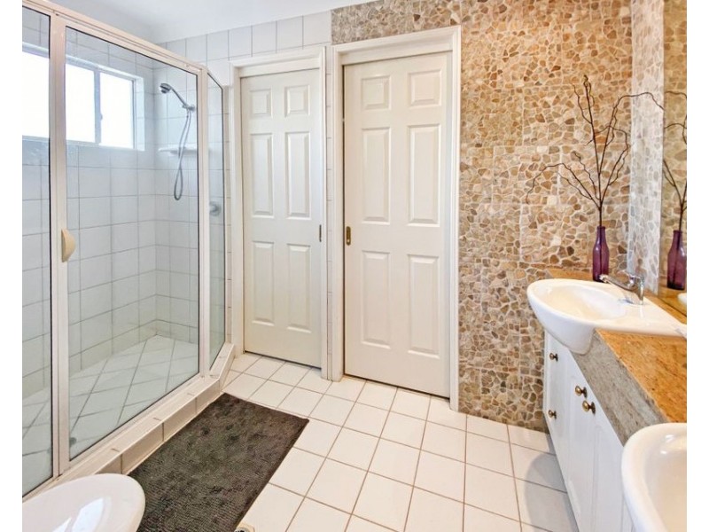 23 Manuka Court, Bushland Beach QLD 4818