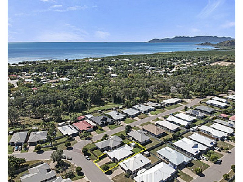 51 Daintree Drive, Bushland Beach QLD 4818
