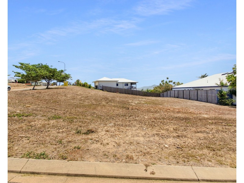 11 Chilott Court, Bushland Beach QLD 4818