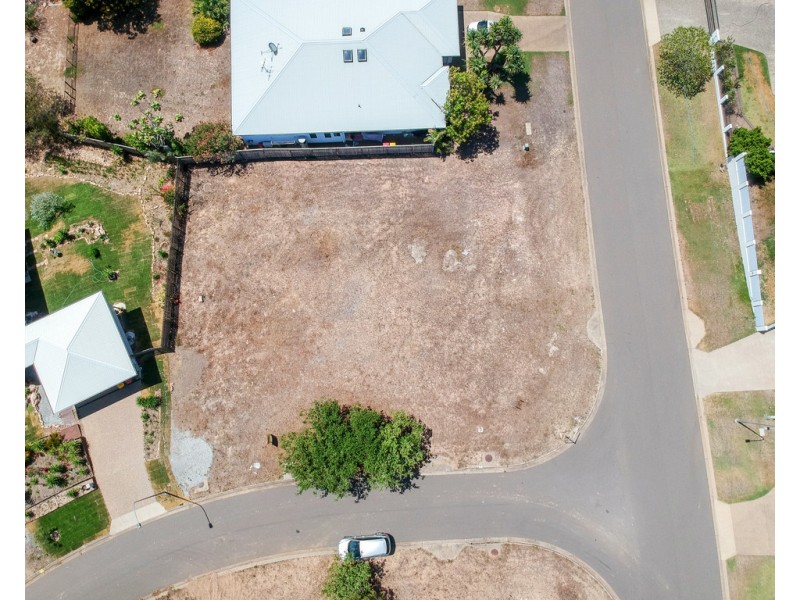 11 Chilott Court, Bushland Beach QLD 4818