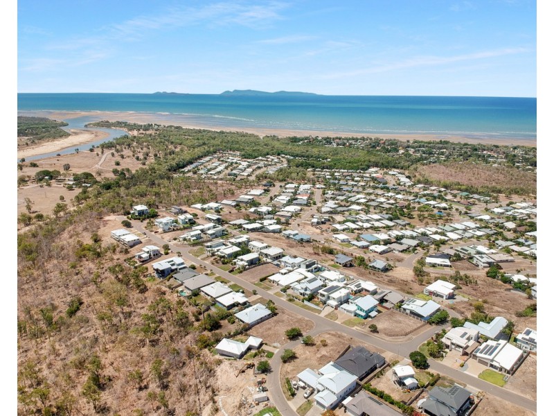 11 Chilott Court, Bushland Beach QLD 4818