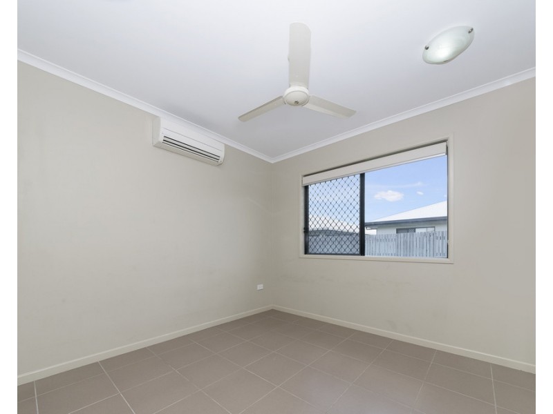 14 Dragon Flower Avenue, Mount Low QLD 4818