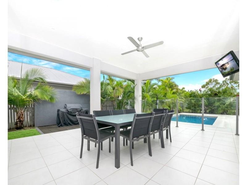 7 Beach Oak Drive, Mount Low QLD 4818