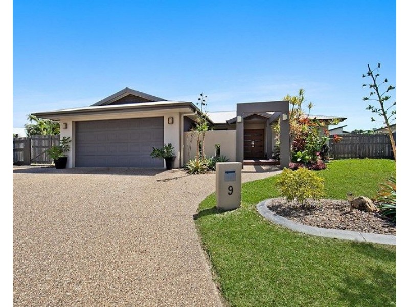 9 Bronte Court, Bushland Beach QLD 4818