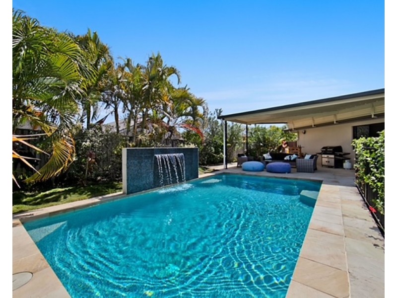 9 Bronte Court, Bushland Beach QLD 4818