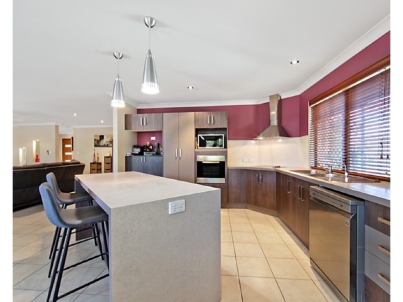 9 Bronte Court, Bushland Beach QLD 4818