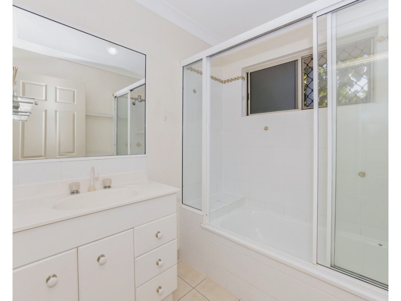 2 Pacific Avenue, Bushland Beach QLD 4818