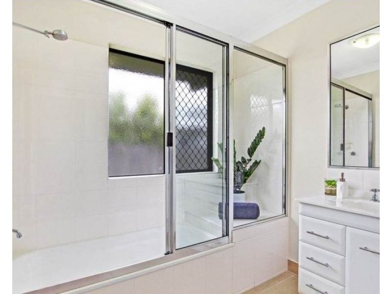 9 Dragon Flower Avenue, Mount Low QLD 4818