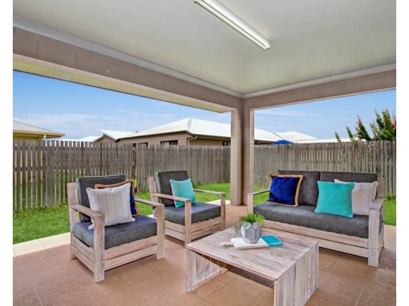 9 Dragon Flower Avenue, Mount Low QLD 4818