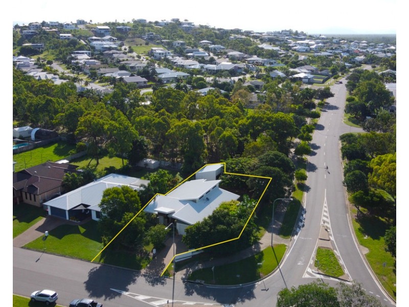 2 Goicoechea Drive, Bushland Beach QLD 4818