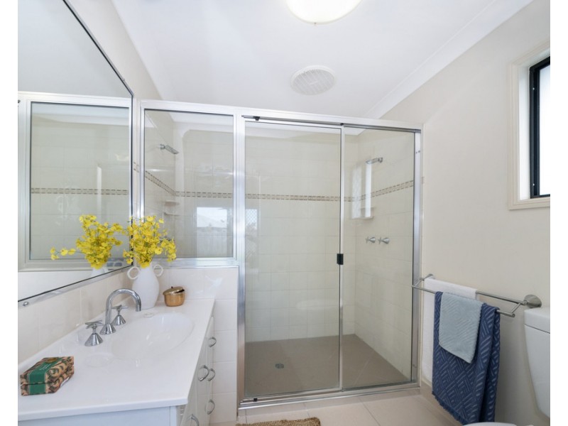 12 Lanai Avenue, Burdell QLD 4818