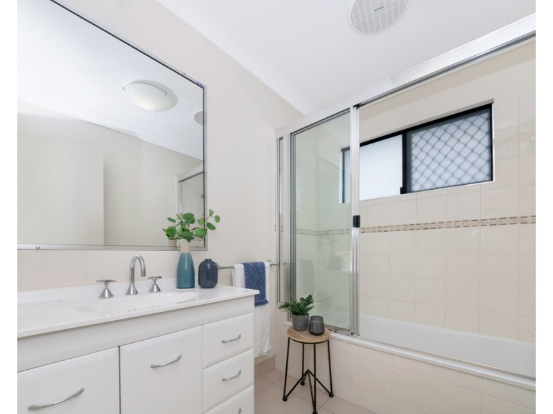 12 Lanai Avenue, Burdell QLD 4818