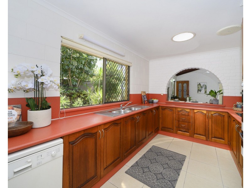 14 Sorrel Court, Bushland Beach QLD 4818