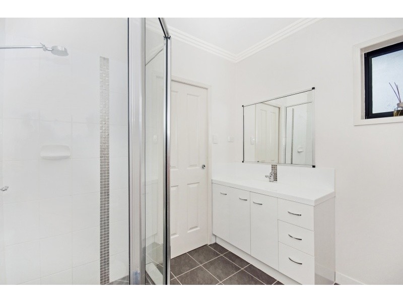 8 Deedes Crescent, Bushland Beach QLD 4818