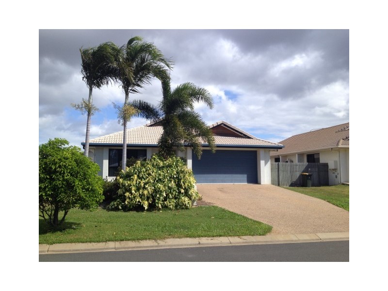 4 Daintree Drive, Bushland Beach QLD 4818