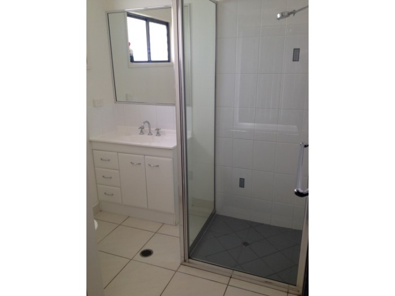 4 Daintree Drive, Bushland Beach QLD 4818