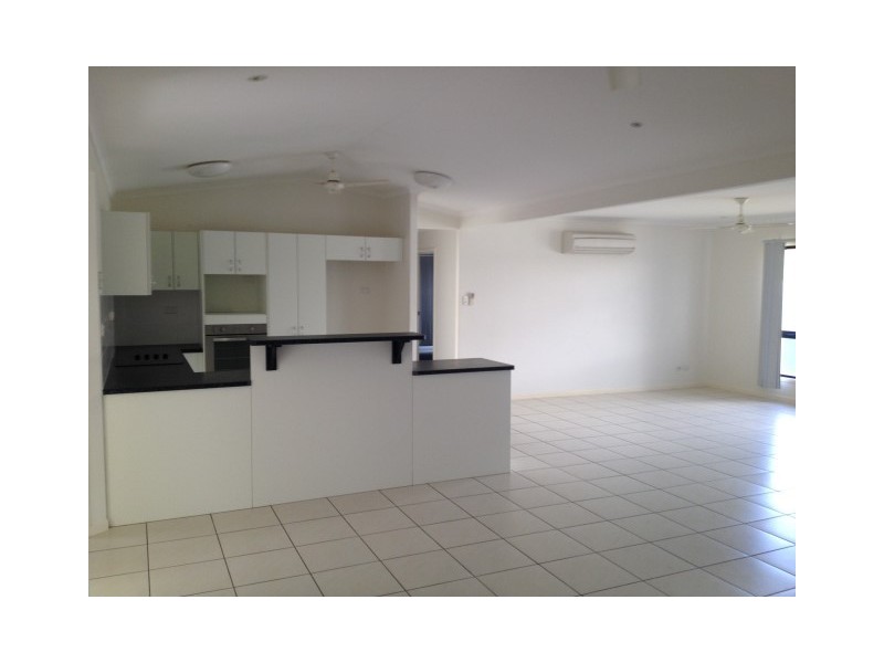 4 Daintree Drive, Bushland Beach QLD 4818